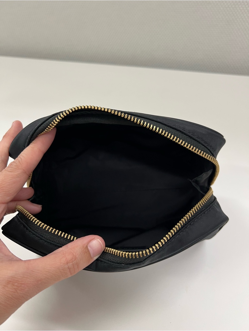 Marc Jacobs Cosmetic Pouch 👝 - Picture 9 of 12